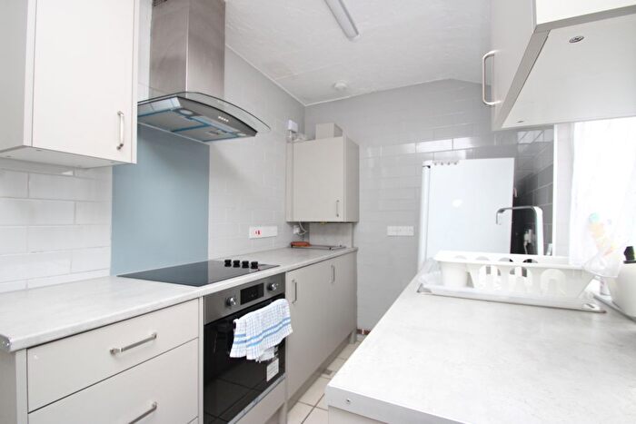 2 Bedroom Flat To Rent In St. Saviours Road, Croydon, CR0