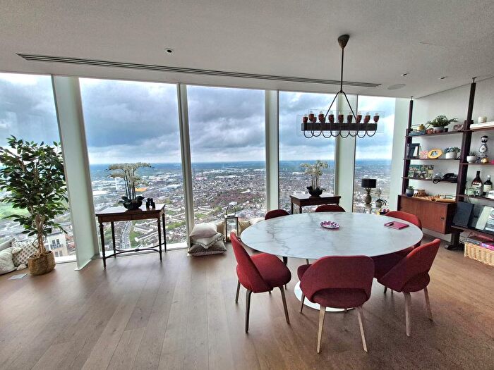 3 Bedroom Flat To Rent In Saffron Central Square, Croydon, CR0