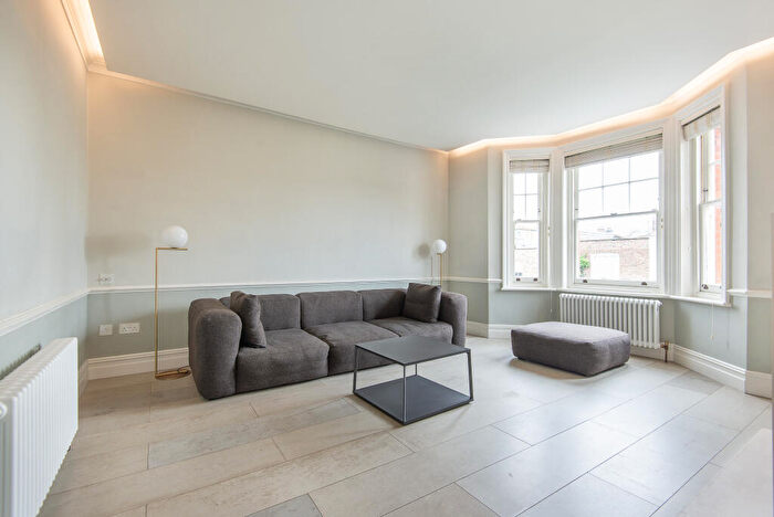 2 Bedroom Flat For Sale In Park Walk, London, SW10