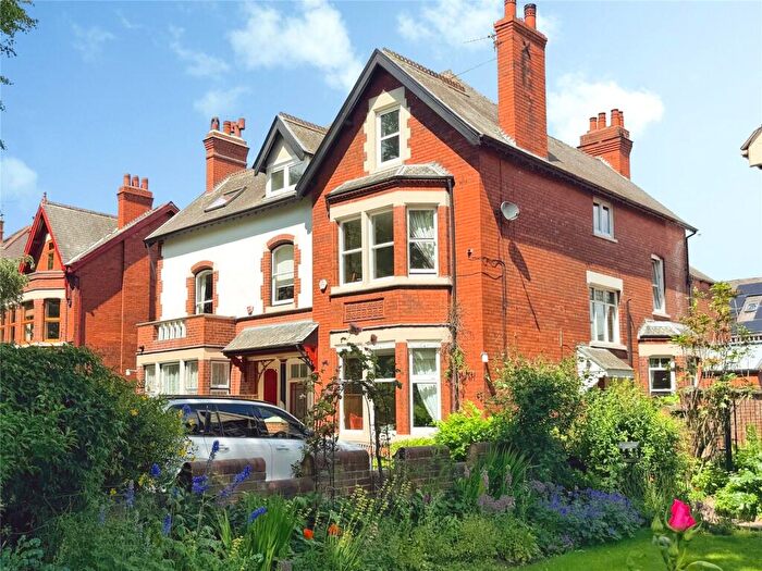 6 Bedroom Semi-Detached House For Sale In Town Moor Avenue, Doncaster, South Yorkshire, DN2