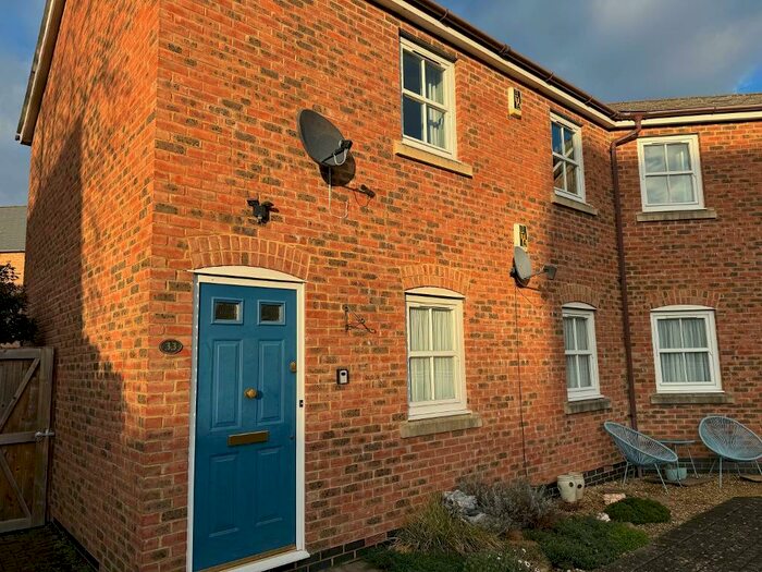1 Bedroom Flat To Rent In Pine Street, Aylesbury, Buckinghamshire, HP19