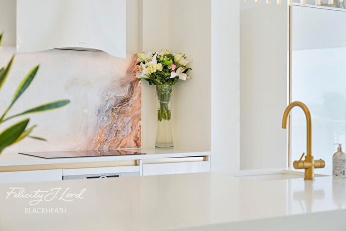 4 Bedroom Terraced House For Sale In Moordown, London, SE18