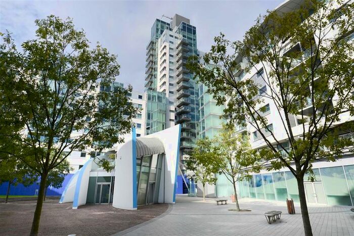 1 Bedroom Flat To Rent In Empire Square West, Empire Square, London SE1