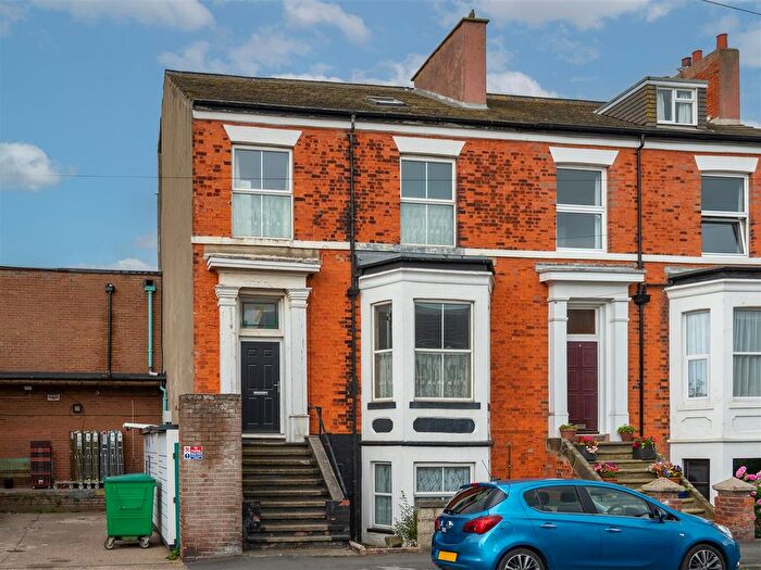 5 Bedroom End Of Terrace House For Sale In Bannister Street, Withernsea, HU19