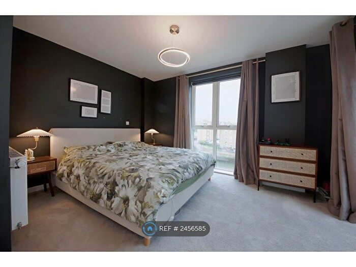 3 Bedroom End Of Terrace House To Rent In Rope Walk, Barking, IG11