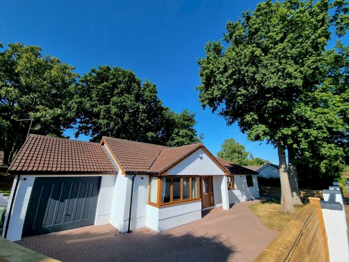 4 Bedroom Bungalow To Rent In Belmont Drive, Failand, Bristol, BS8
