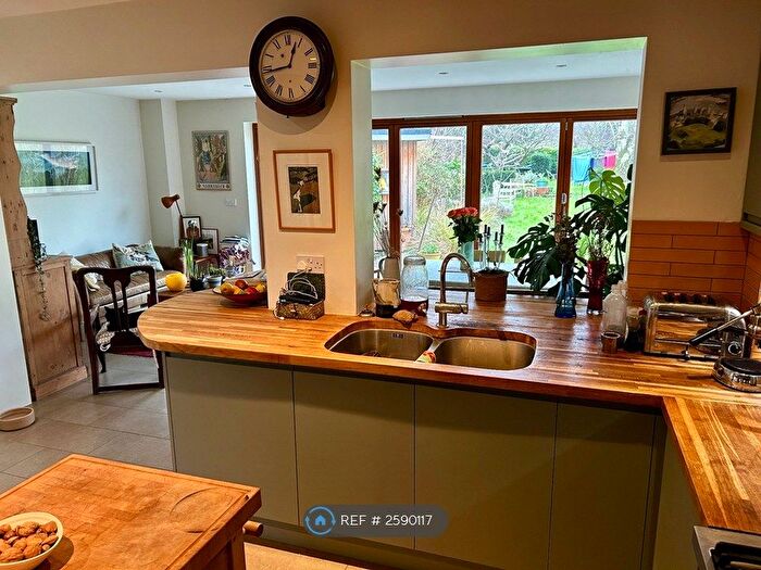 4 Bedroom Semi-Detached House To Rent In Hurst Park Avenue, Cambridge, CB4