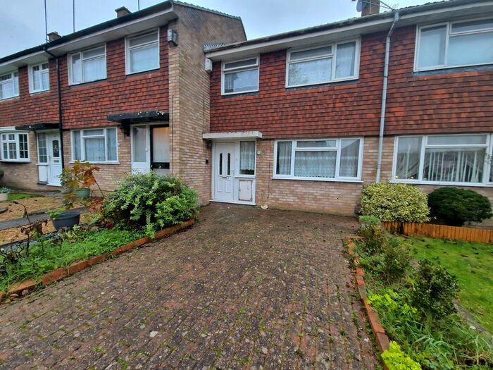 3 Bedroom Property To Rent In Hebden Close, Luton, LU4