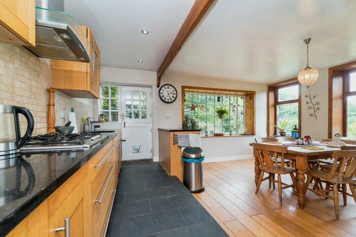 3 Bedroom End Of Terrace House For Sale In Knotts Road, Todmorden, OL14