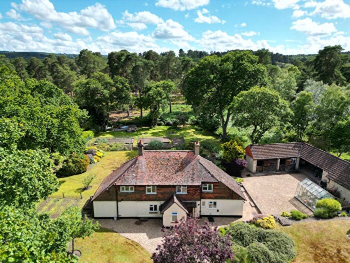 3 Bedroom Detached House For Sale In Sandy Lane, Rushmoor, GU10