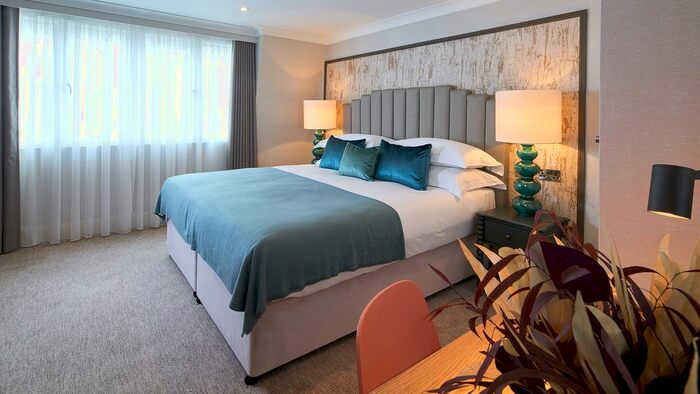 3 Bedroom Cottage To Rent In Cheval Pl, London, SW7