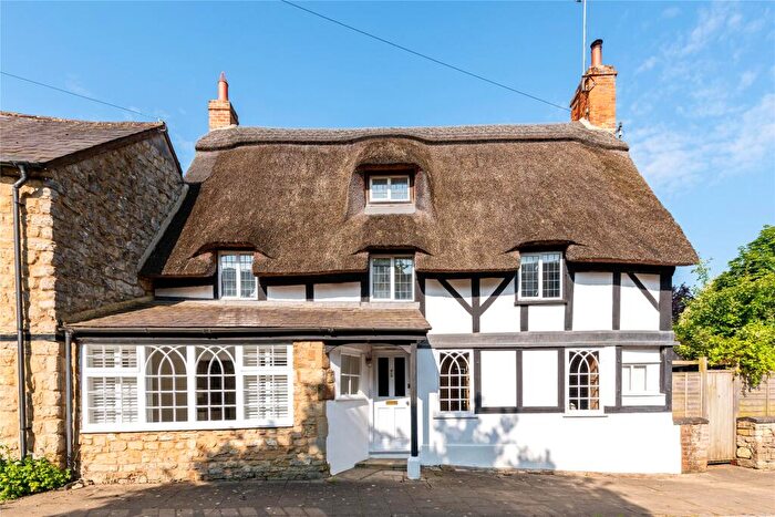 5 Bedroom Cottage For Sale In Main Street, Shalstone, Buckinghamshire, MK18