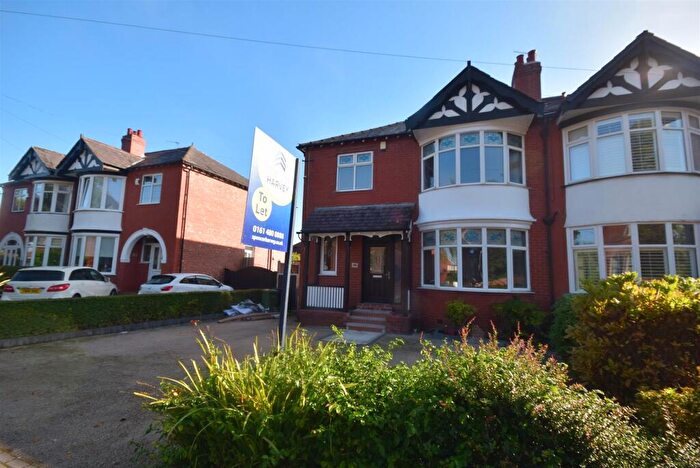 5 Bedroom House To Rent In Dialstone Lane, Great Moor, Stockport, SK2