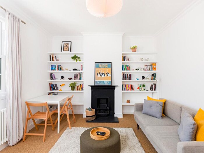 1 Bedroom Flat To Rent In Royal Leamington Spa, CV31