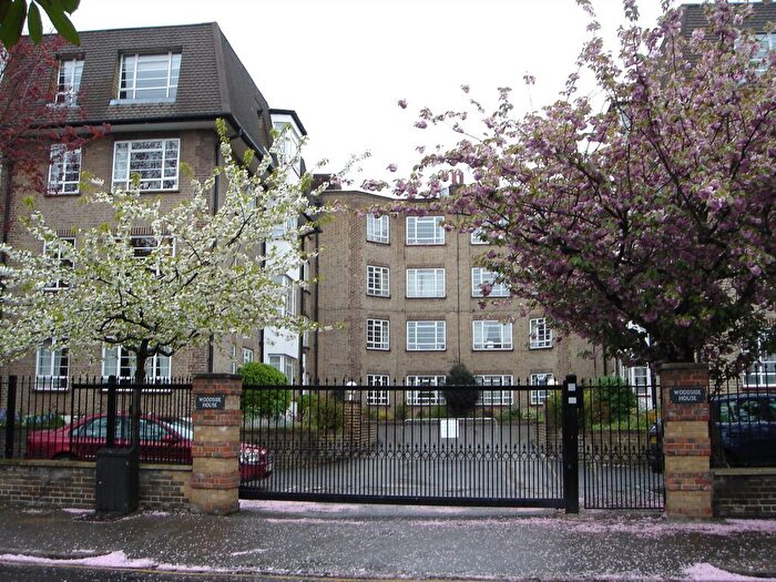 2 Bedroom Flat To Rent In Woodside, Wimbledon, SW19