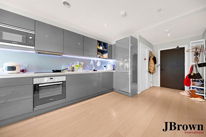 1 Bedroom Flat To Rent In Cassia Point, Glasshouse Gardens, London, London, E20