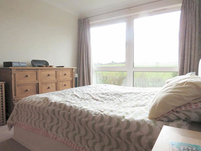 2 Bedroom Apartment For Sale In Shooters Hill, Pangbourne, Reading, Berkshire, RG8