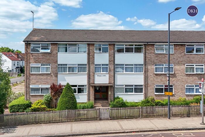 2 Bedroom Flat To Rent In South Vale, Harrow, Middlesex, HA1