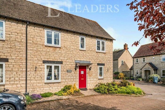 2 Bedroom End Of Terrace House To Rent In Glissard Way, Burford, OX18