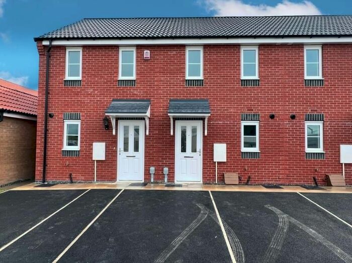 2 Bedroom Terraced House To Rent In Harbottle Way, Kingswood, HU7