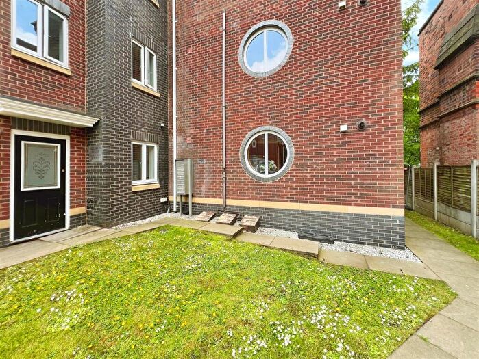 2 Bedroom Apartment For Sale In Elizabeth House, Scholars Court, Stoke-On-Trent, ST4