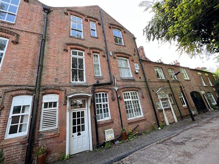 1 Bedroom Flat To Rent In A Portland Towers Off Grenfell Road, LE2