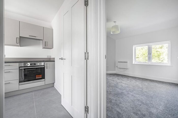 2 Bedroom Flat To Rent In Kennington, Oxford, OX1