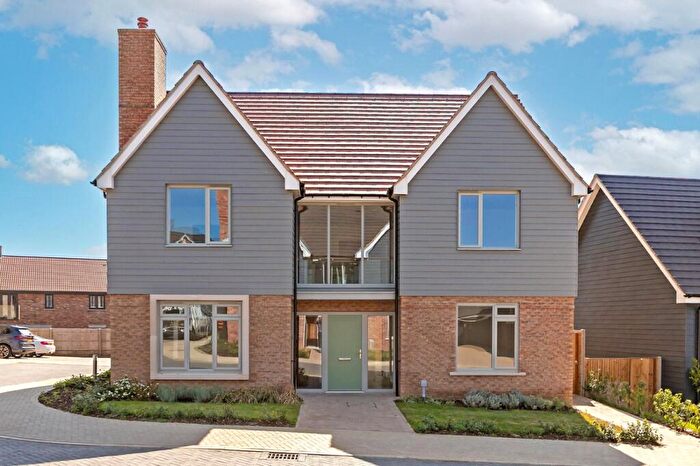 5 Bedroom Detached House For Sale In Chequer Tree Way, Maulden, Beds, MK45