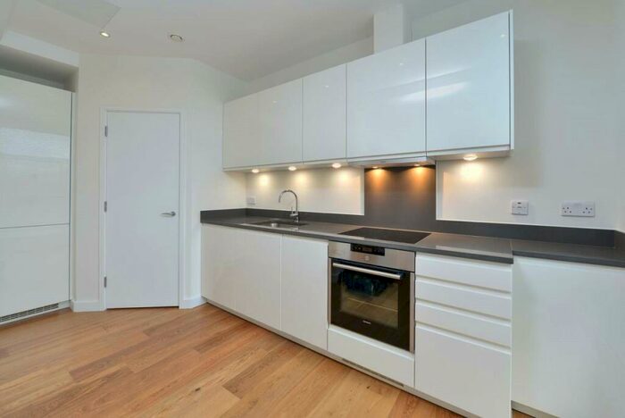 Apartment To Rent In Highbury Crescent, Highbury, London, N5