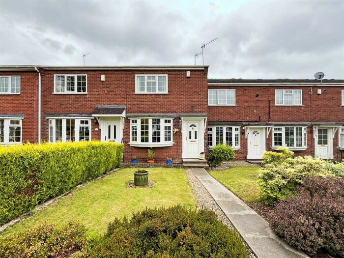 2 Bedroom Town House To Rent In Holkham Close, Arnold, Nottingham, NG5