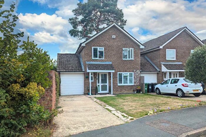 4 Bedroom Link Detached House To Rent In Bisley, Woking, Surrey, GU24