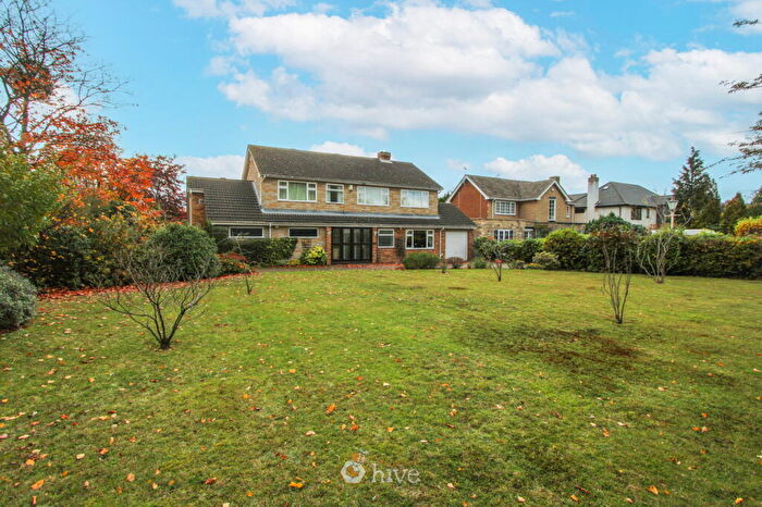 4 Bedroom Detached House For Sale In Bawtry Road, Bessacarr, Doncaster, DN4