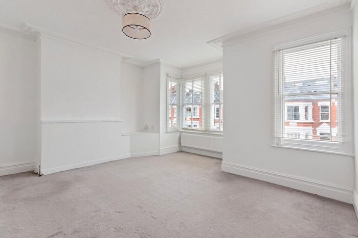 1 Bedroom Flat To Rent In Wilton Avenue, Chiswick, W4