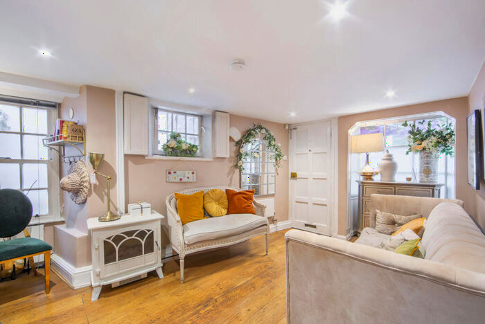 2 Bedroom End Of Terrace House To Rent In Golden Yard, Holly Bush Steps, NW3