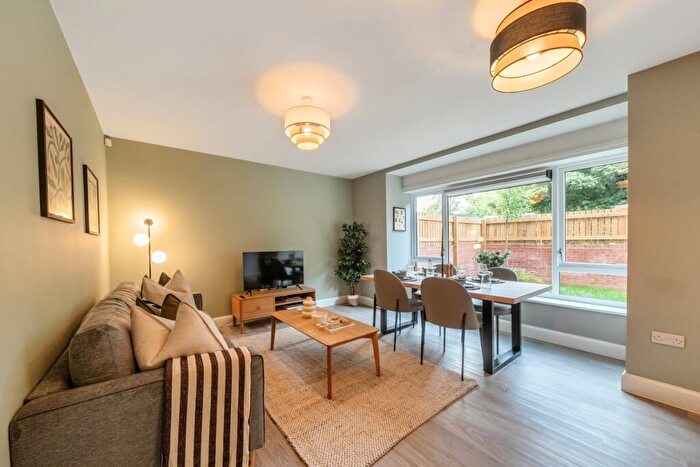 4 Bedroom Town House To Rent In Casa By Moda - Abbey Court, Tannery Row Leeds, LS5