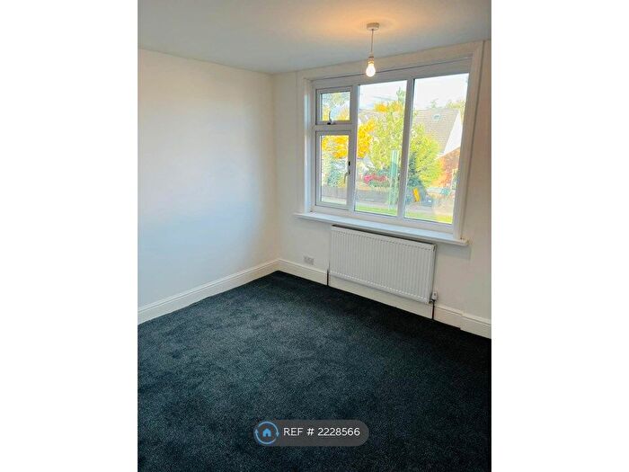 2 Bedroom Flat To Rent In Kenilworth Road, Balsall Common, Coventry, CV7