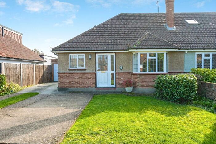 2 Bedroom Bungalow For Sale In Jordans Way, Bricket Wood, St. Albans, AL2