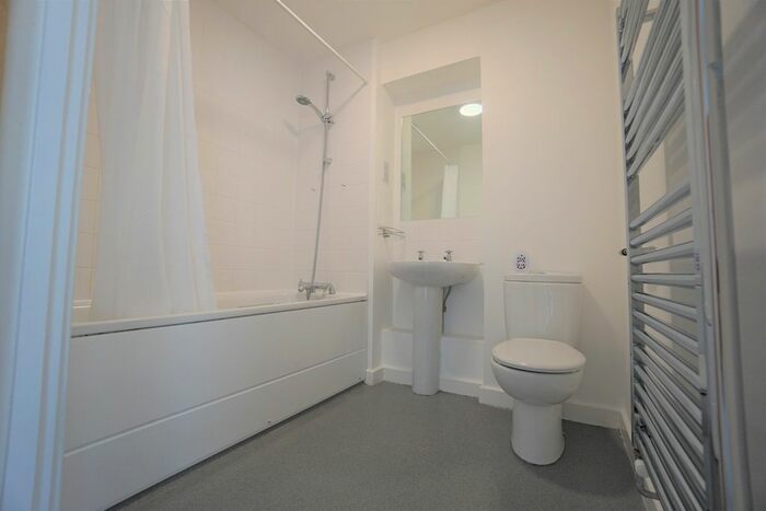 2 Bedroom Flat To Rent In John Thornycroft Road, Southampton, SO19