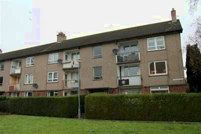 2 Bedroom Flat To Rent In Hillington Quadrant, Glasgow, G52