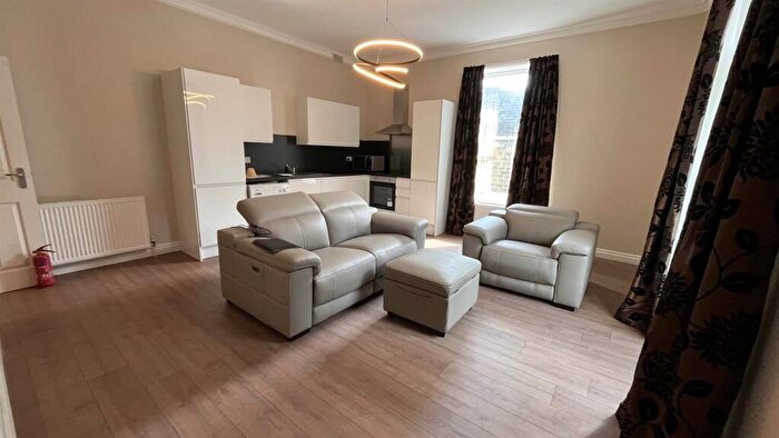 1 Bedroom Flat To Rent In Flat Beech House, Headingley Lane, Leeds, LS6