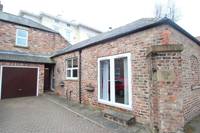 2 Bedroom Detached House To Rent In Mill Mount Court, York, YO24