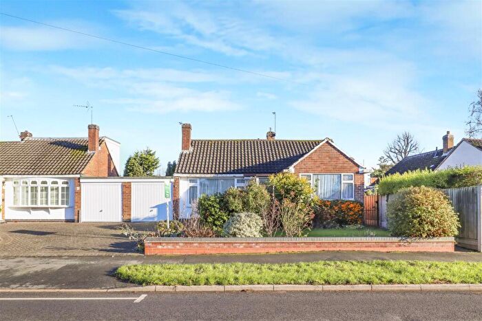 2 Bedroom Detached Bungalow For Sale In Farmer Ward Road, Kenilworth, CV8
