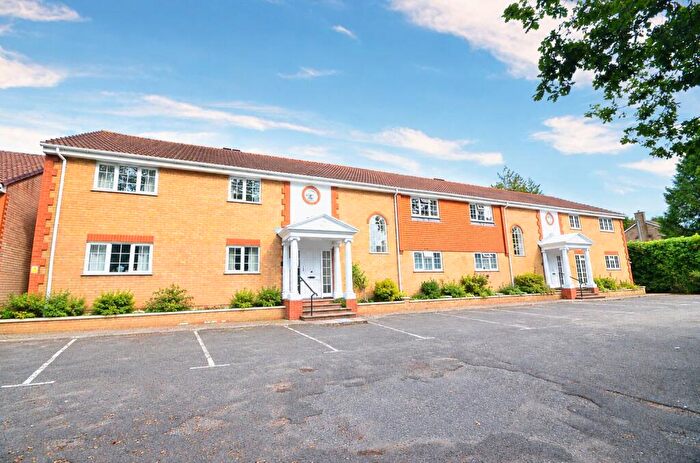 2 Bedroom Apartment For Sale In St Barnabas Court, Pound Hill, Crawley, RH10