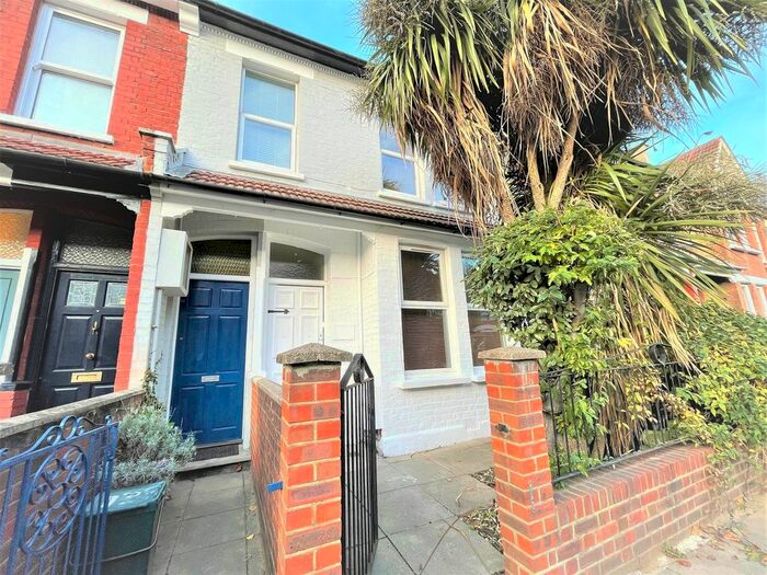 2 Bedroom Property To Rent In Vartry Road, London, N15