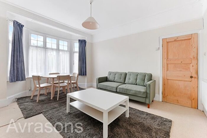2 Bedroom Flat To Rent In Downton Avenue, London, SW2