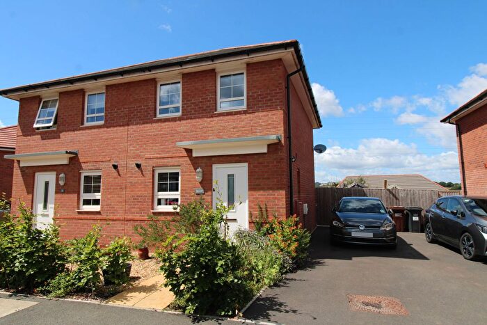 2 Bedroom Semi-Detached House For Sale In Juniper Close, Paignton, TQ4