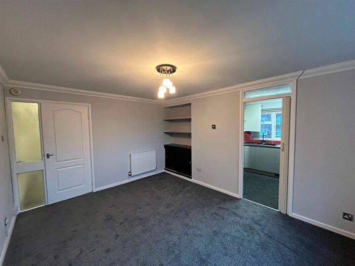 1 Bedroom Property To Rent In Southlands Court, St Giles Close, Shoreham, BN43