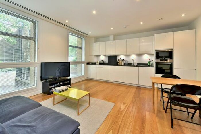 2 Bedroom Flat To Rent In Highbury Crescent, Highbury, London, N5