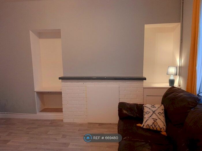 2 Bedroom Terraced House To Rent In Elias Street, Neath, SA11