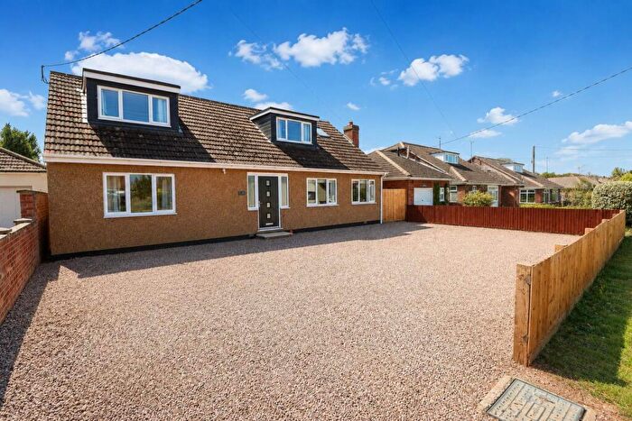 5 Bedroom Detached Bungalow For Sale In Newton Road, Rushden, Northamptonshire, NN10